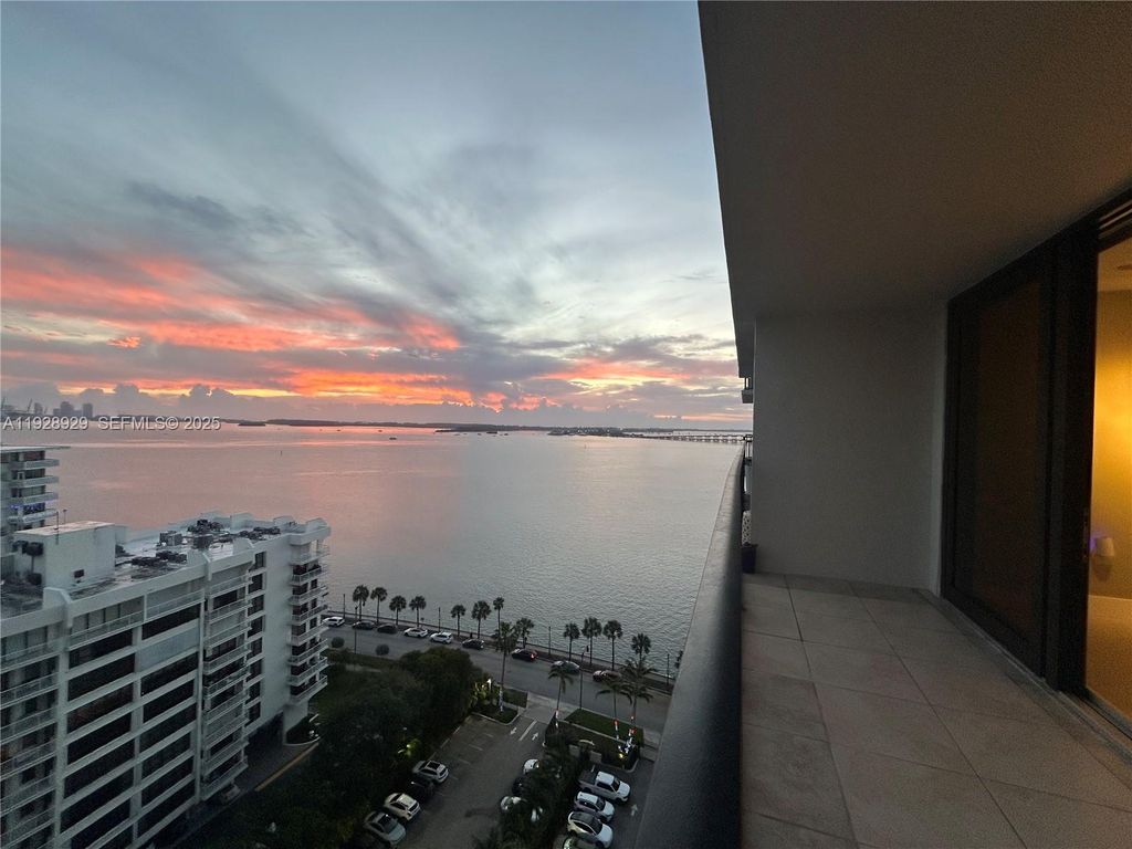 1450 Brickell Bay Dr 1706, Miami, FL 33131