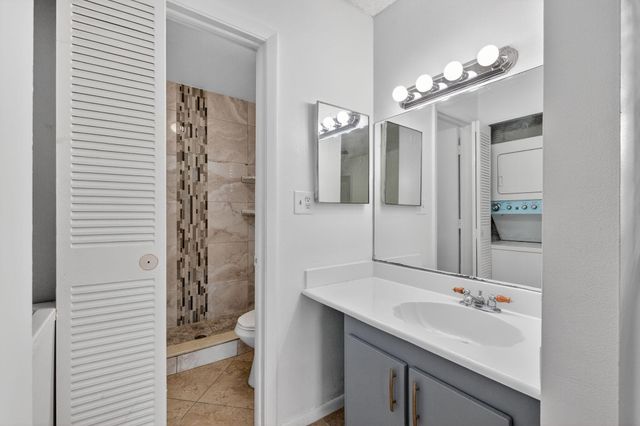 6001 Shakerwood Circle 201, Tamarac, FL 33319