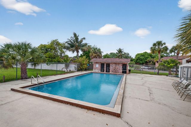 6001 Shakerwood Circle 201, Tamarac, FL 33319