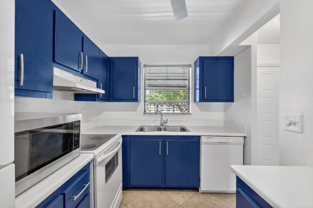 6001 Shakerwood Circle 201, Tamarac, FL 33319