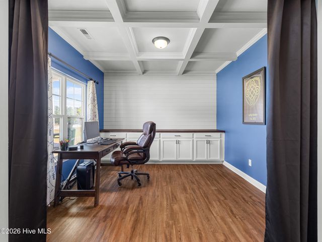 702 Peytons Lake Lane, Hubert, NC 28539