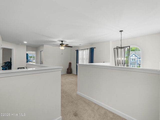 702 Peytons Lake Lane, Hubert, NC 28539