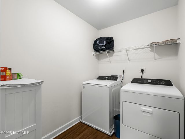 702 Peytons Lake Lane, Hubert, NC 28539