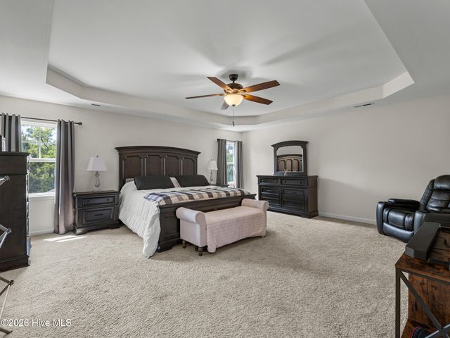 702 Peytons Lake Lane, Hubert, NC 28539