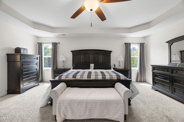 702 Peytons Lake Lane, Hubert, NC 28539