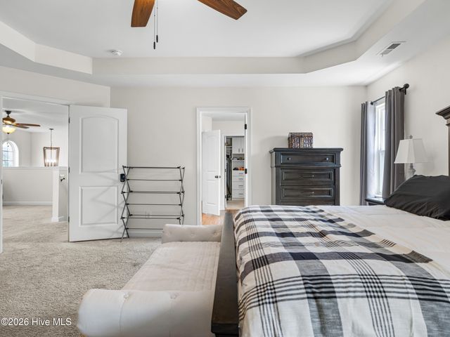 702 Peytons Lake Lane, Hubert, NC 28539