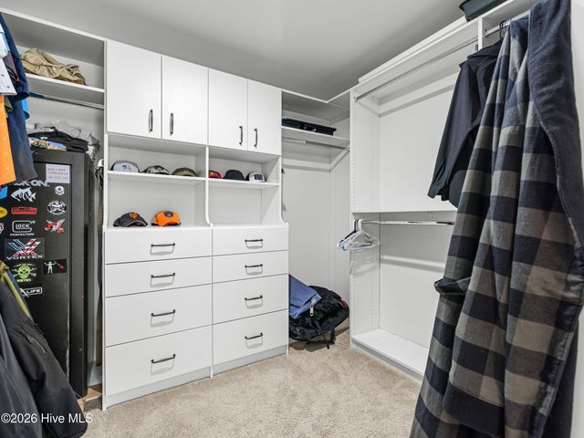 702 Peytons Lake Lane, Hubert, NC 28539