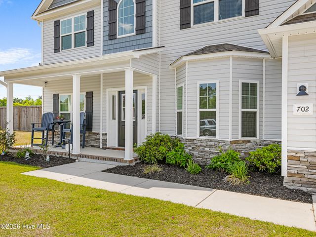 702 Peytons Lake Lane, Hubert, NC 28539