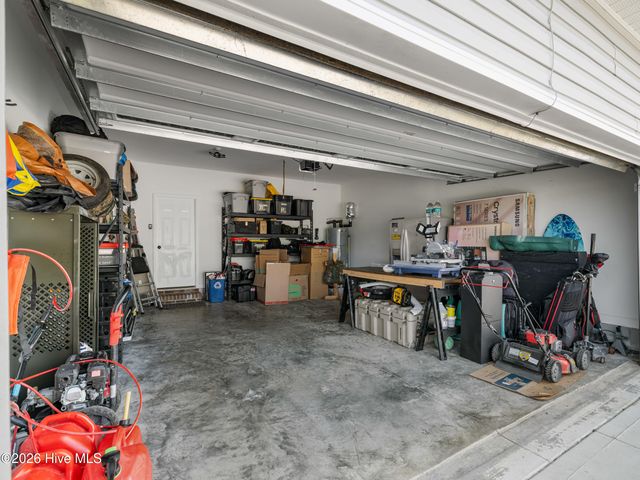 702 Peytons Lake Lane, Hubert, NC 28539