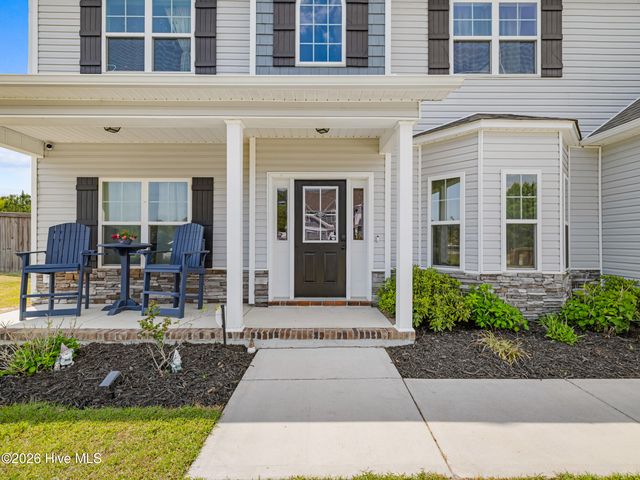 702 Peytons Lake Lane, Hubert, NC 28539