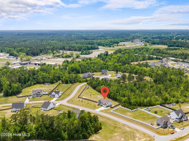 702 Peytons Lake Lane, Hubert, NC 28539