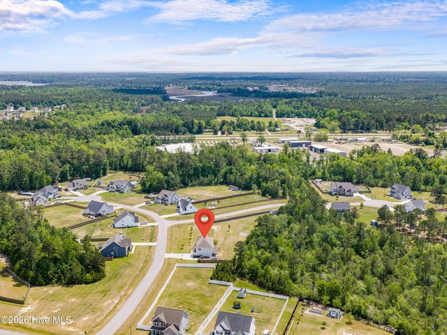 702 Peytons Lake Lane, Hubert, NC 28539