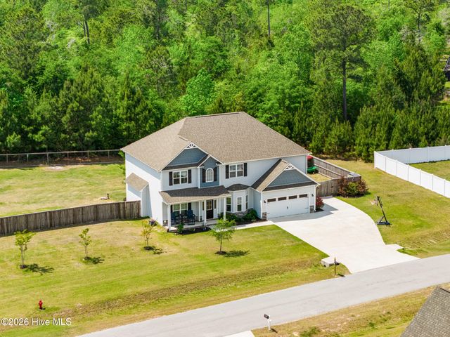 702 Peytons Lake Lane, Hubert, NC 28539
