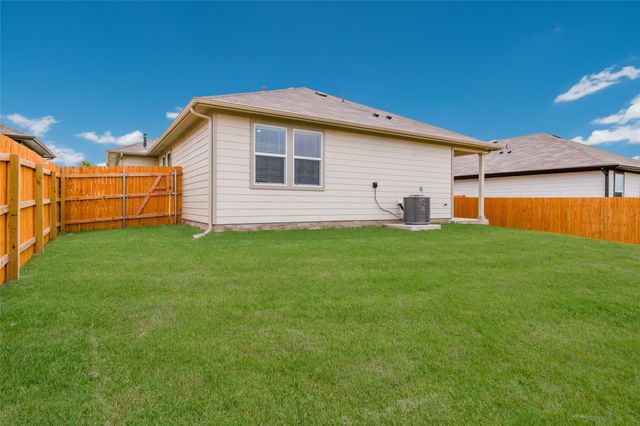 214 Inks LN, Kyle, TX 78640