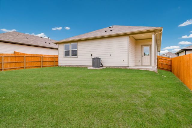 214 Inks LN, Kyle, TX 78640