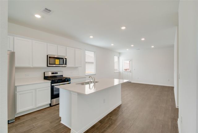 214 Inks LN, Kyle, TX 78640