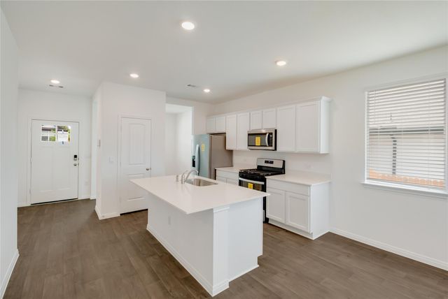 214 Inks LN, Kyle, TX 78640