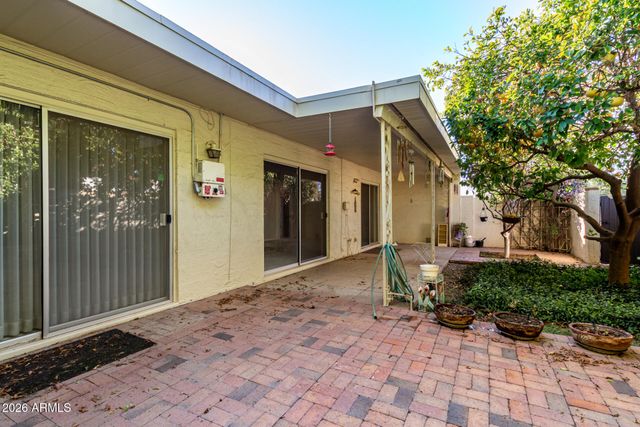 942 E LAGUNA Drive, Tempe, AZ 85282