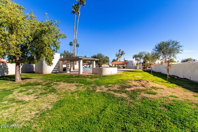 942 E LAGUNA Drive, Tempe, AZ 85282