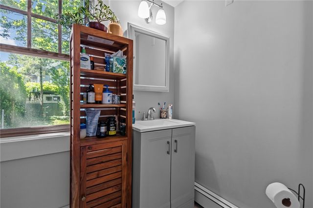 17 Dearborn Street, Newport, RI 02840