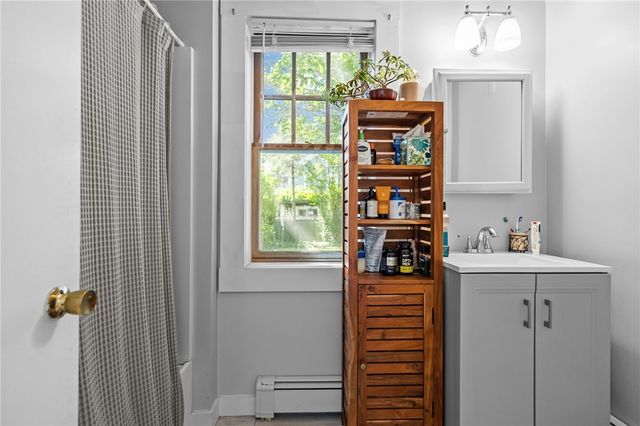 17 Dearborn Street, Newport, RI 02840