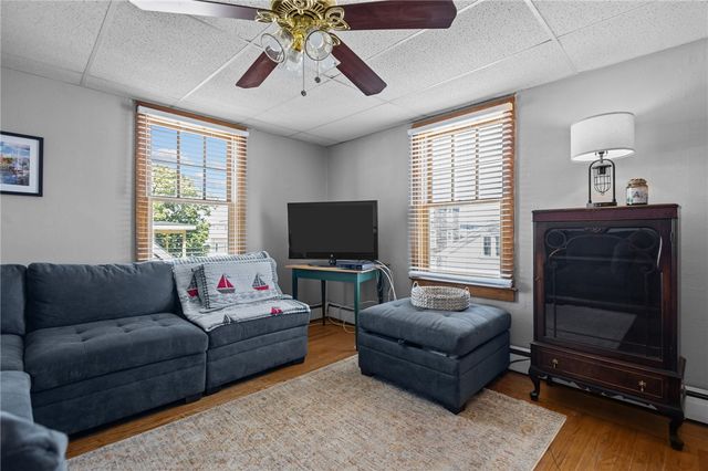 17 Dearborn Street, Newport, RI 02840