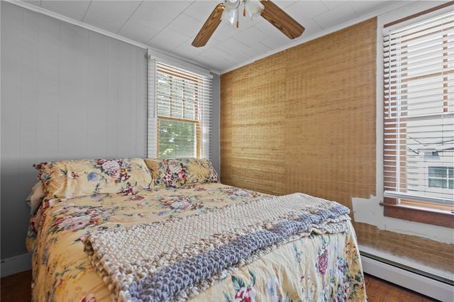 17 Dearborn Street, Newport, RI 02840
