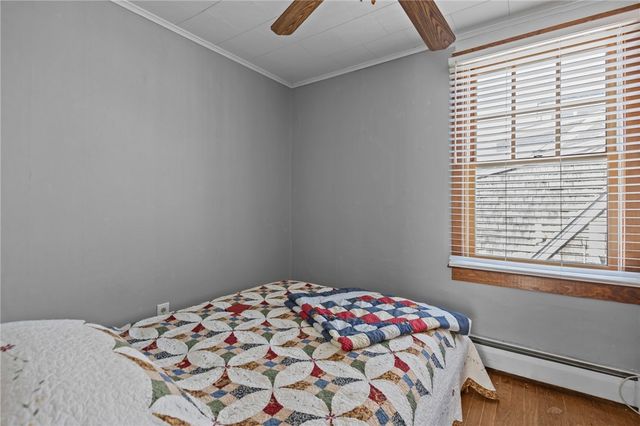 17 Dearborn Street, Newport, RI 02840