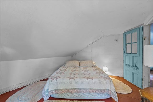 17 Dearborn Street, Newport, RI 02840