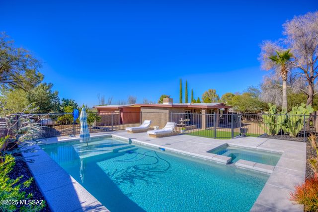 141 S Charleston Avenue, Vail, AZ 85641