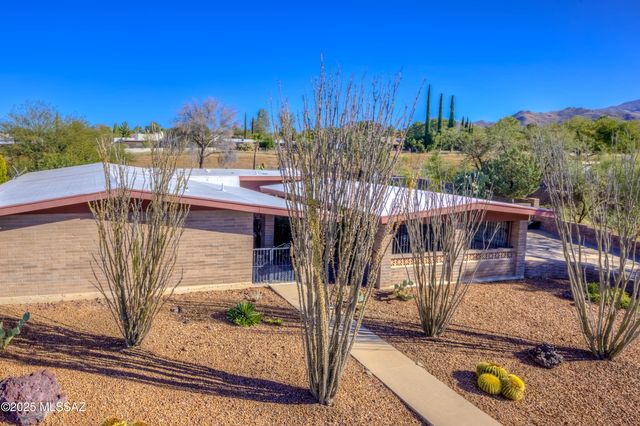 141 S Charleston Avenue, Vail, AZ 85641