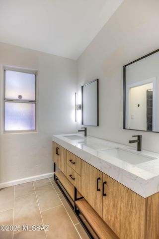 141 S Charleston Avenue, Vail, AZ 85641