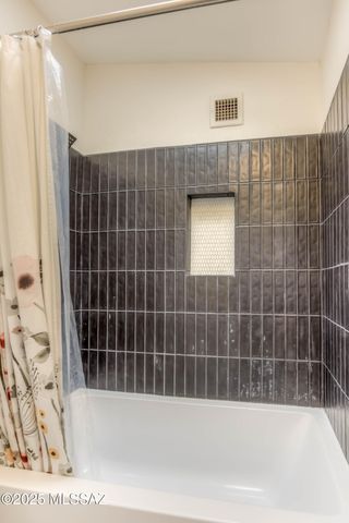 141 S Charleston Avenue, Vail, AZ 85641