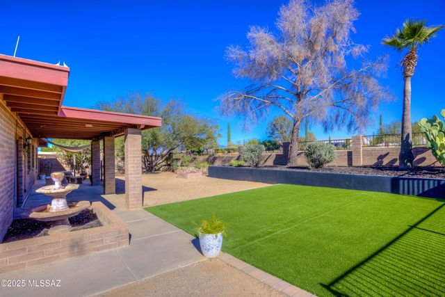 141 S Charleston Avenue, Vail, AZ 85641