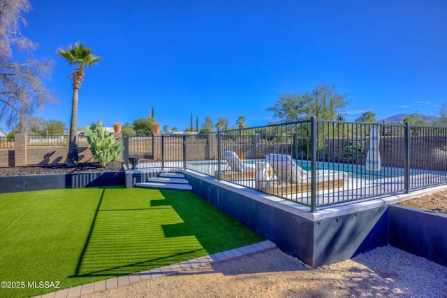 141 S Charleston Avenue, Vail, AZ 85641