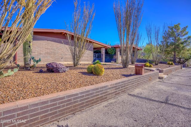 141 S Charleston Avenue, Vail, AZ 85641