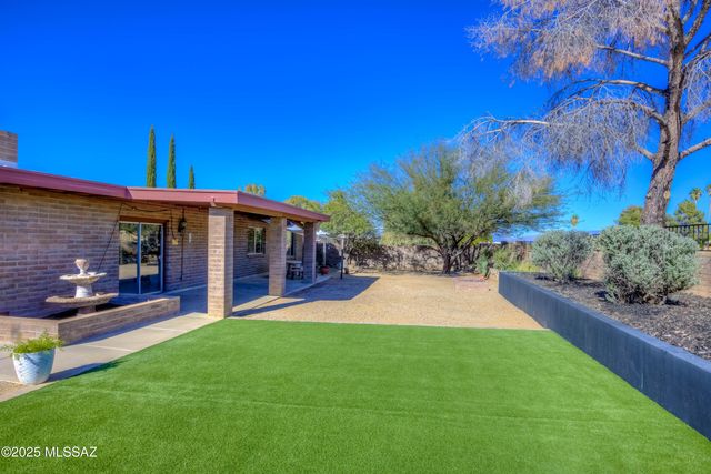 141 S Charleston Avenue, Vail, AZ 85641