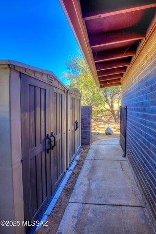 141 S Charleston Avenue, Vail, AZ 85641