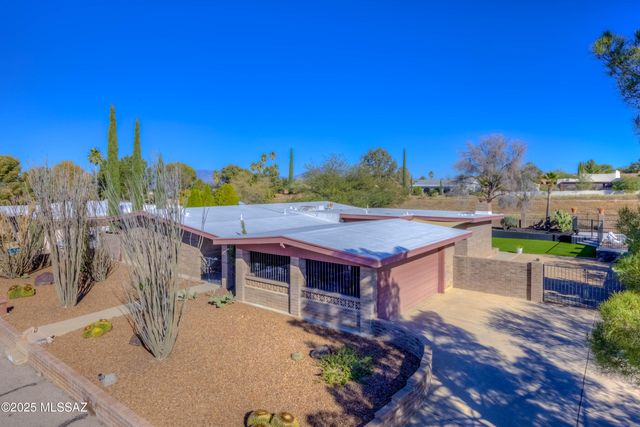 141 S Charleston Avenue, Vail, AZ 85641