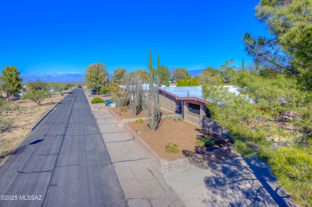 141 S Charleston Avenue, Vail, AZ 85641