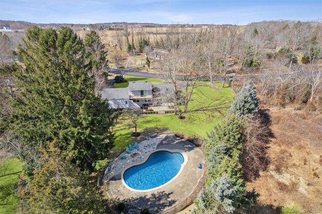 435 Old Saddle Lane, Cutchogue, NY 11935