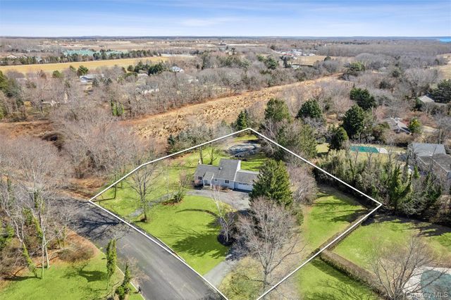 435 Old Saddle Lane, Cutchogue, NY 11935