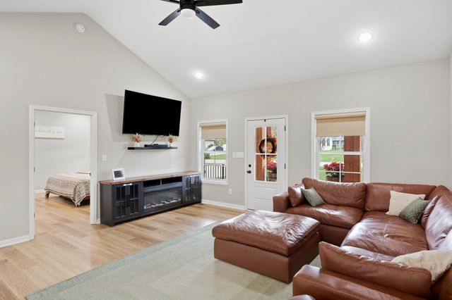 1396 Meadow Lark Drive, Lawrenceburg, KY 40342