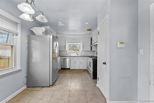 20437 Damman Street, Harper Woods, MI 48225