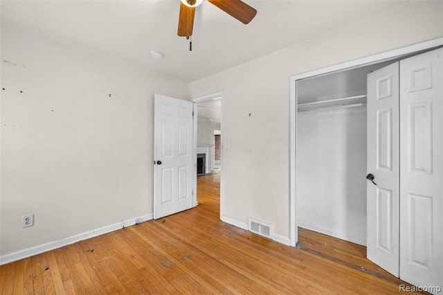 20437 Damman Street, Harper Woods, MI 48225