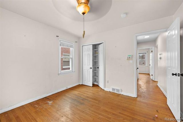 20437 Damman Street, Harper Woods, MI 48225