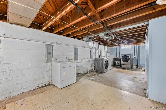 20437 Damman Street, Harper Woods, MI 48225