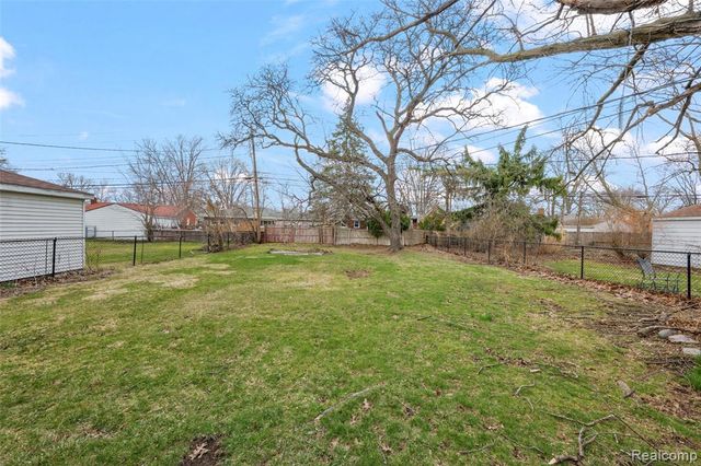 20437 Damman Street, Harper Woods, MI 48225