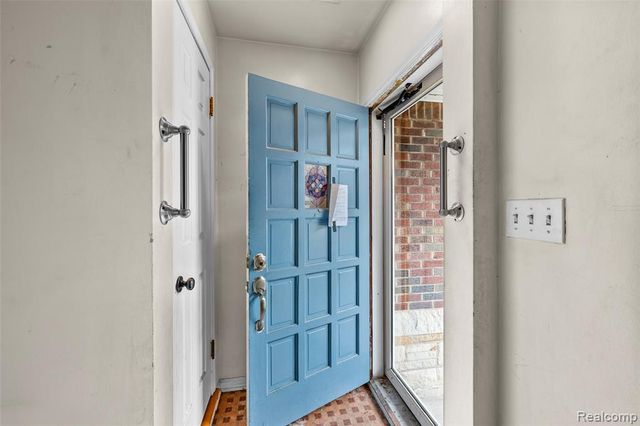 20437 Damman Street, Harper Woods, MI 48225