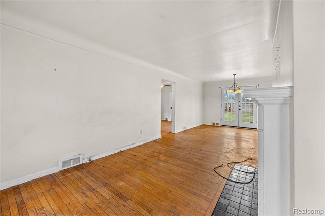 20437 Damman Street, Harper Woods, MI 48225